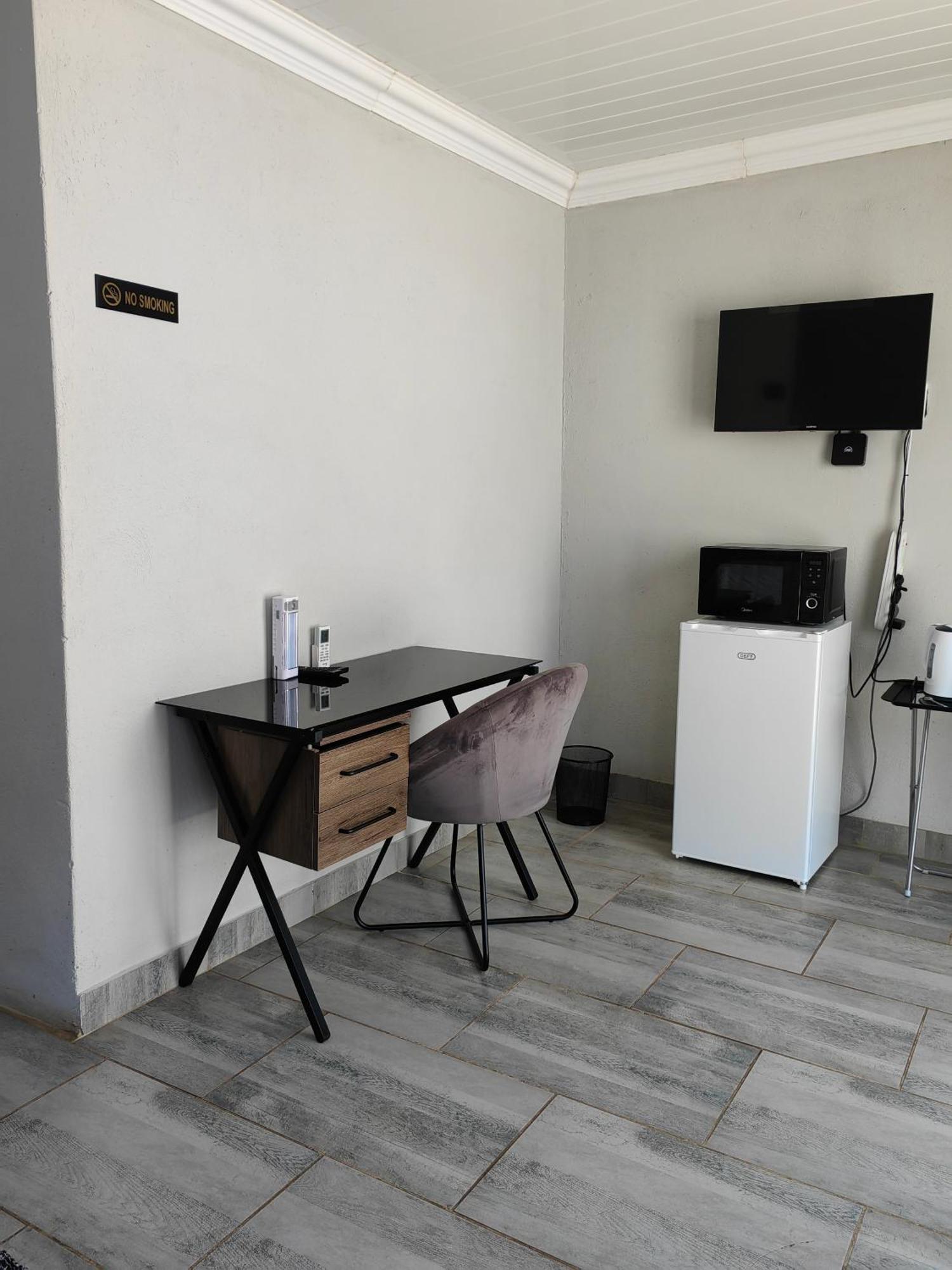 Back Of The Moon Guesthouse Kuruman Exterior photo